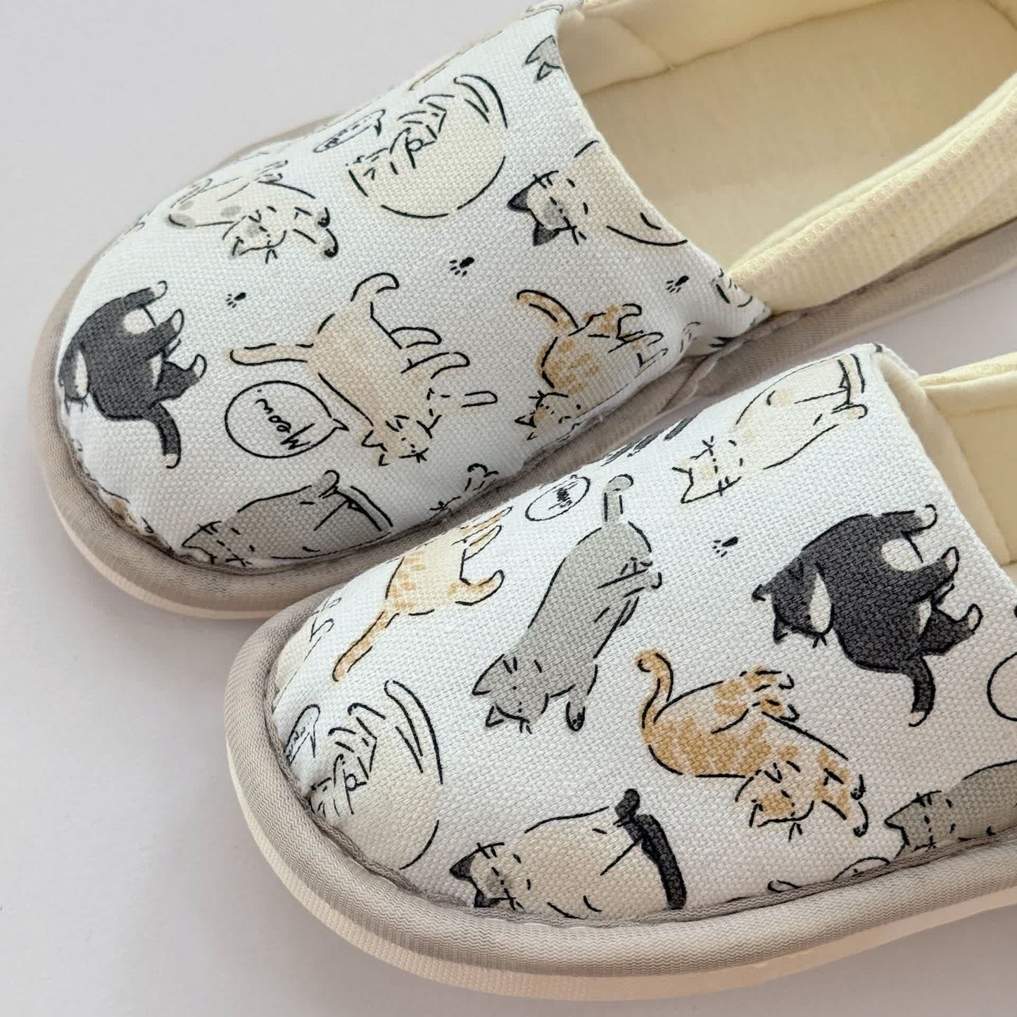 Plusock Cat Print Non-Slip Canvas Home Slippers