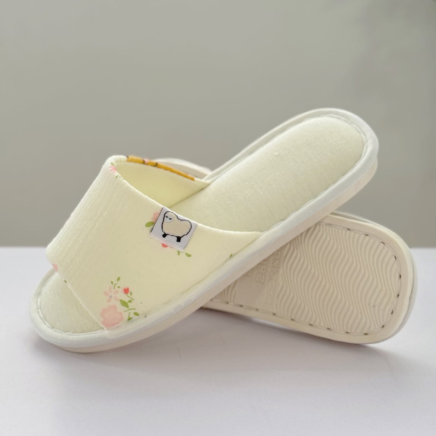 Elegant Floral Canvas Open-Toe Home Slippers