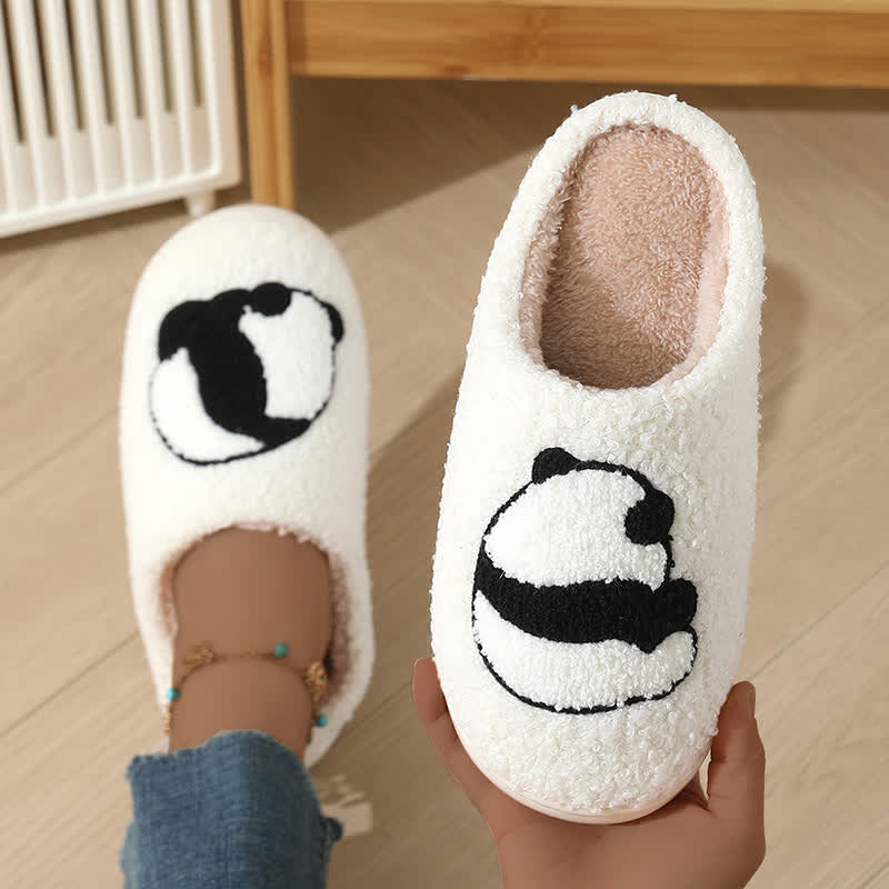 Plus Size Cartoon Panda Print Slippers