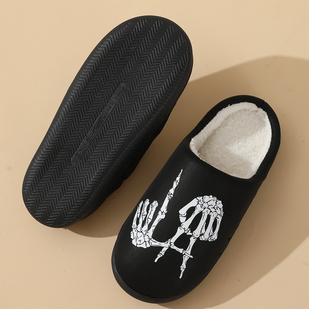 Plus Size Skull Gesture Print Slippers