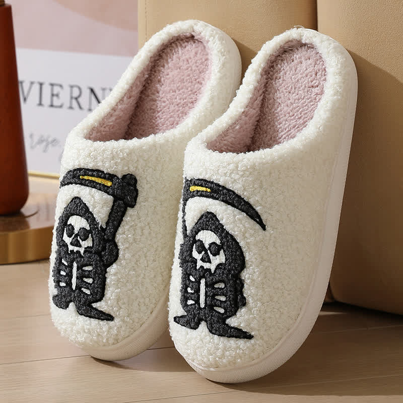 Plus Size Halloween Abstract Skull Print Slippers