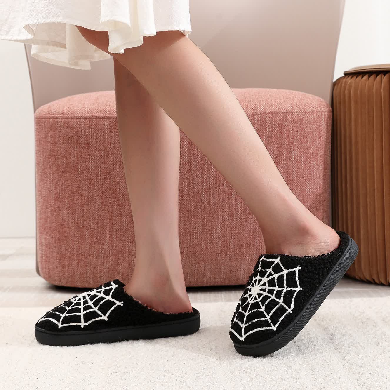 Plus Size Halloween Spider Web Print Slippers - image 4