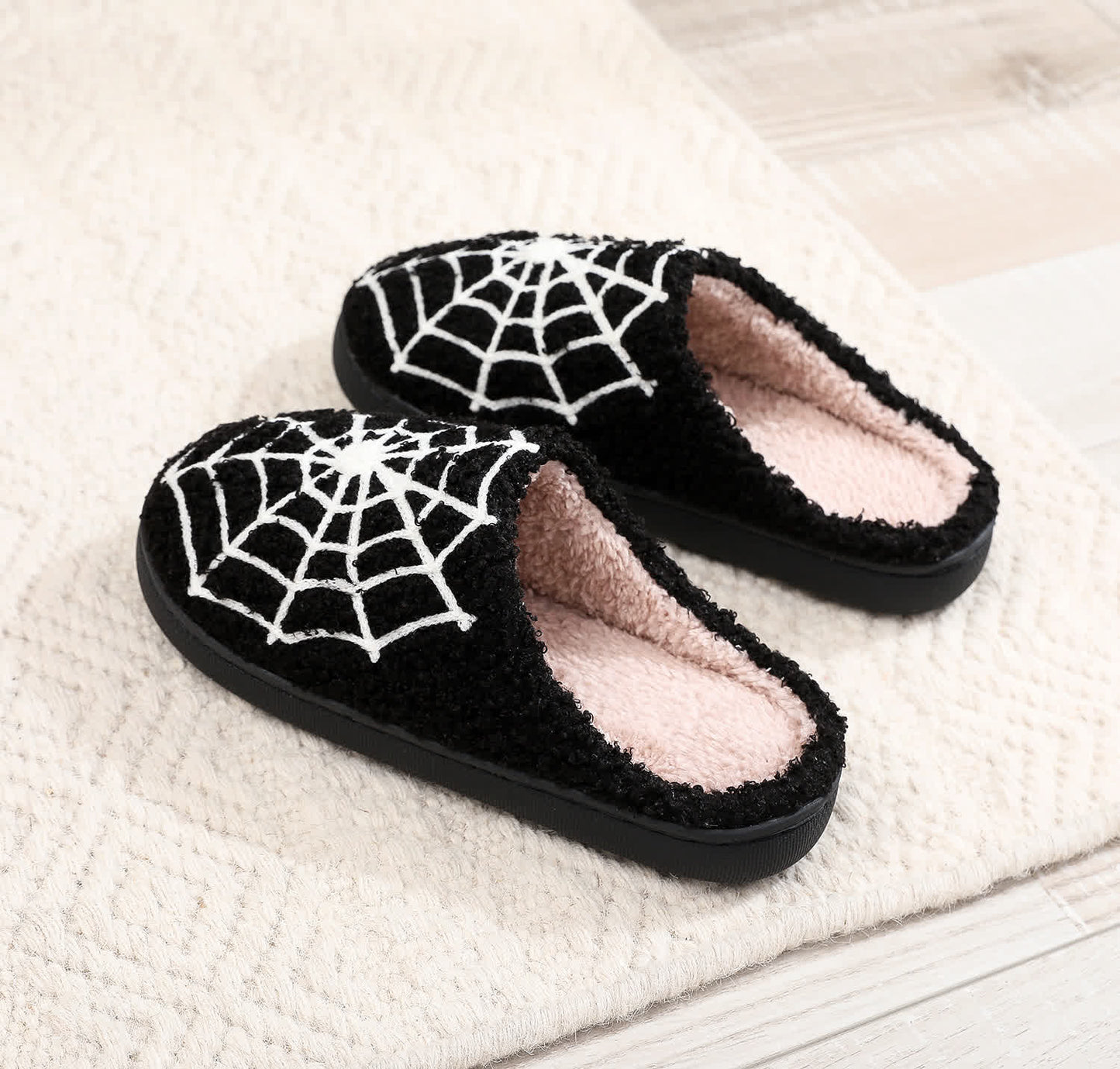 Plus Size Halloween Spider Web Print Slippers - image 9