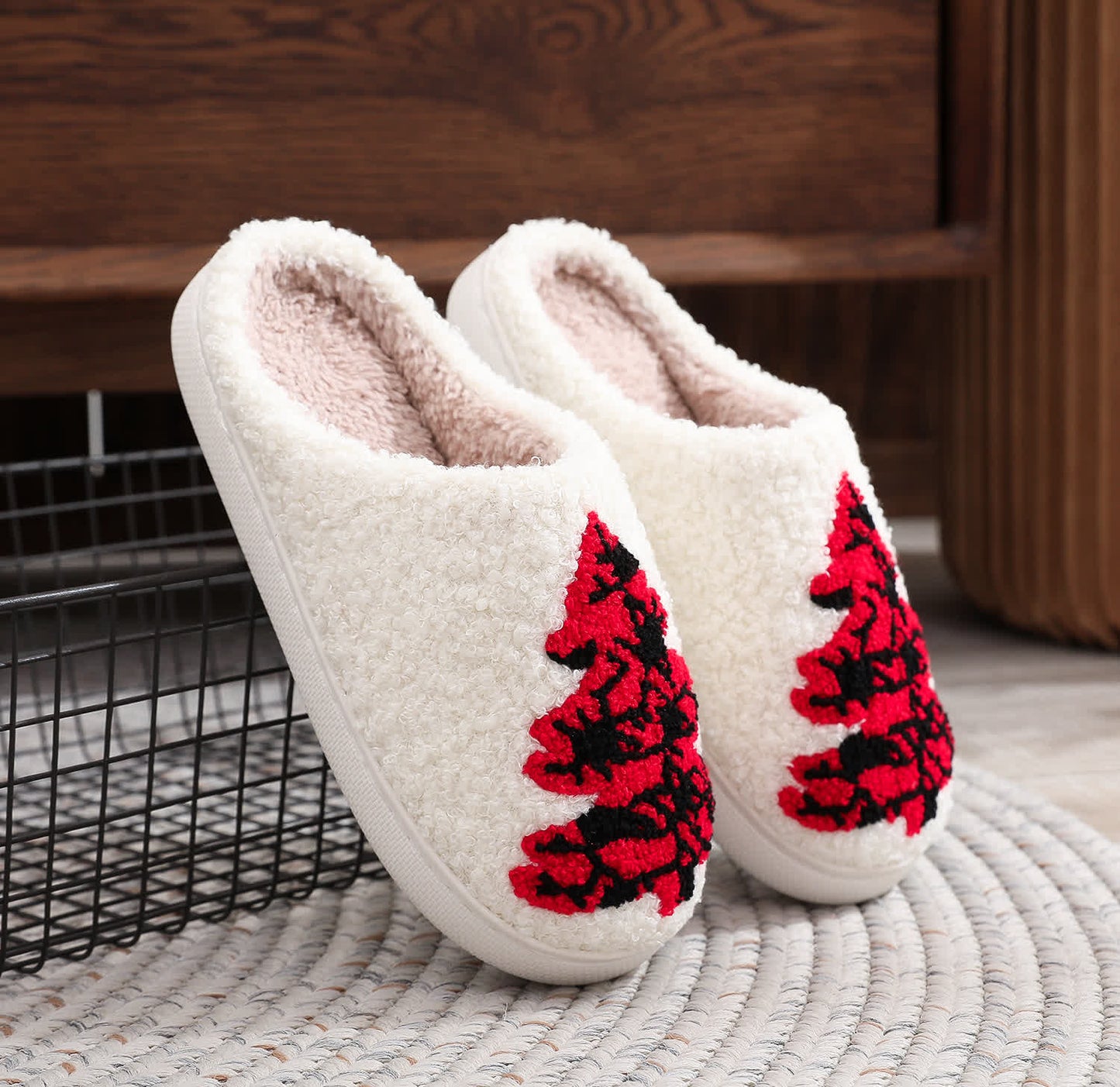 Plus Size Christmas Tree Print Slippers - image 5