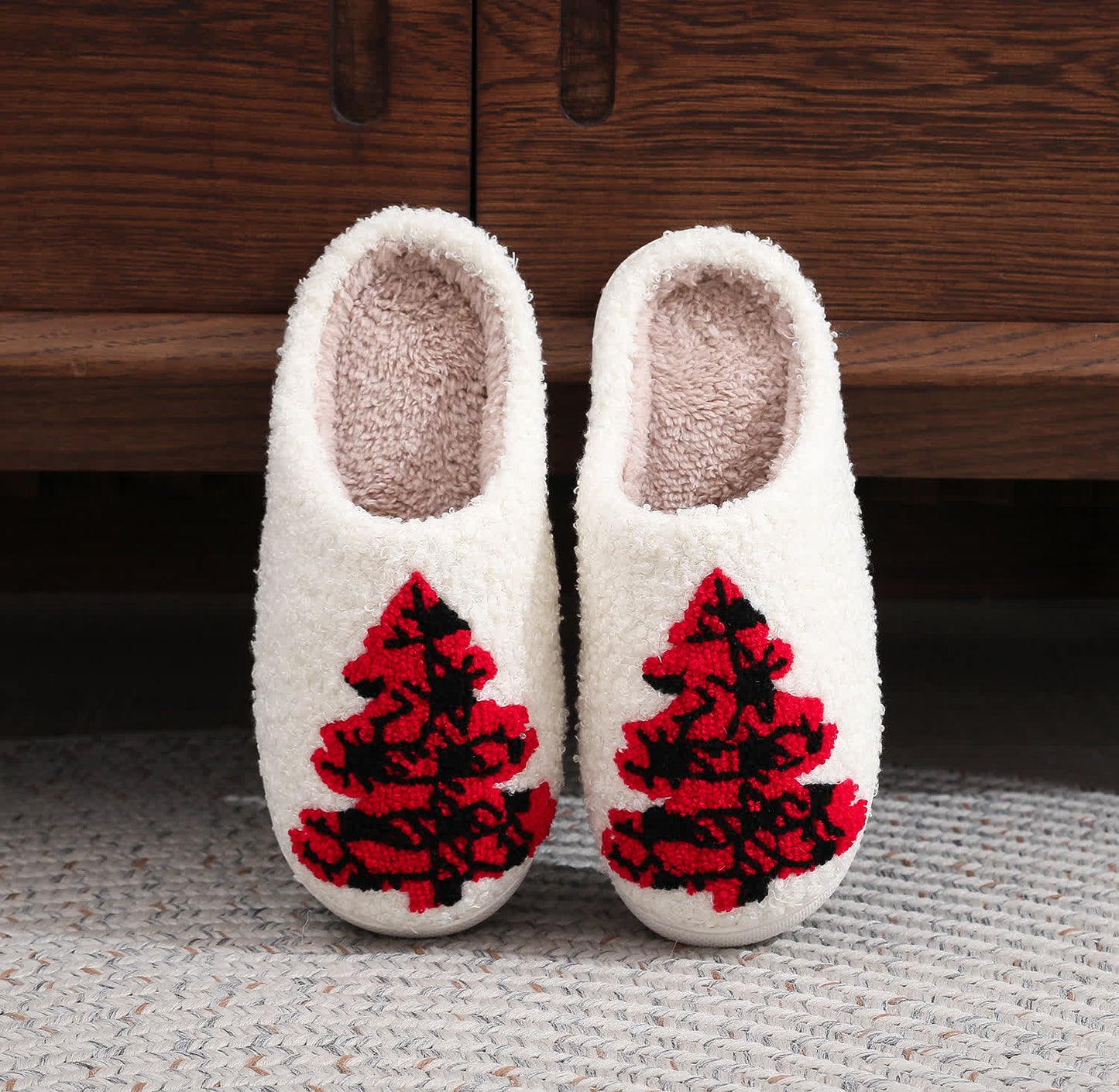 Plus Size Christmas Tree Print Slippers - image 4
