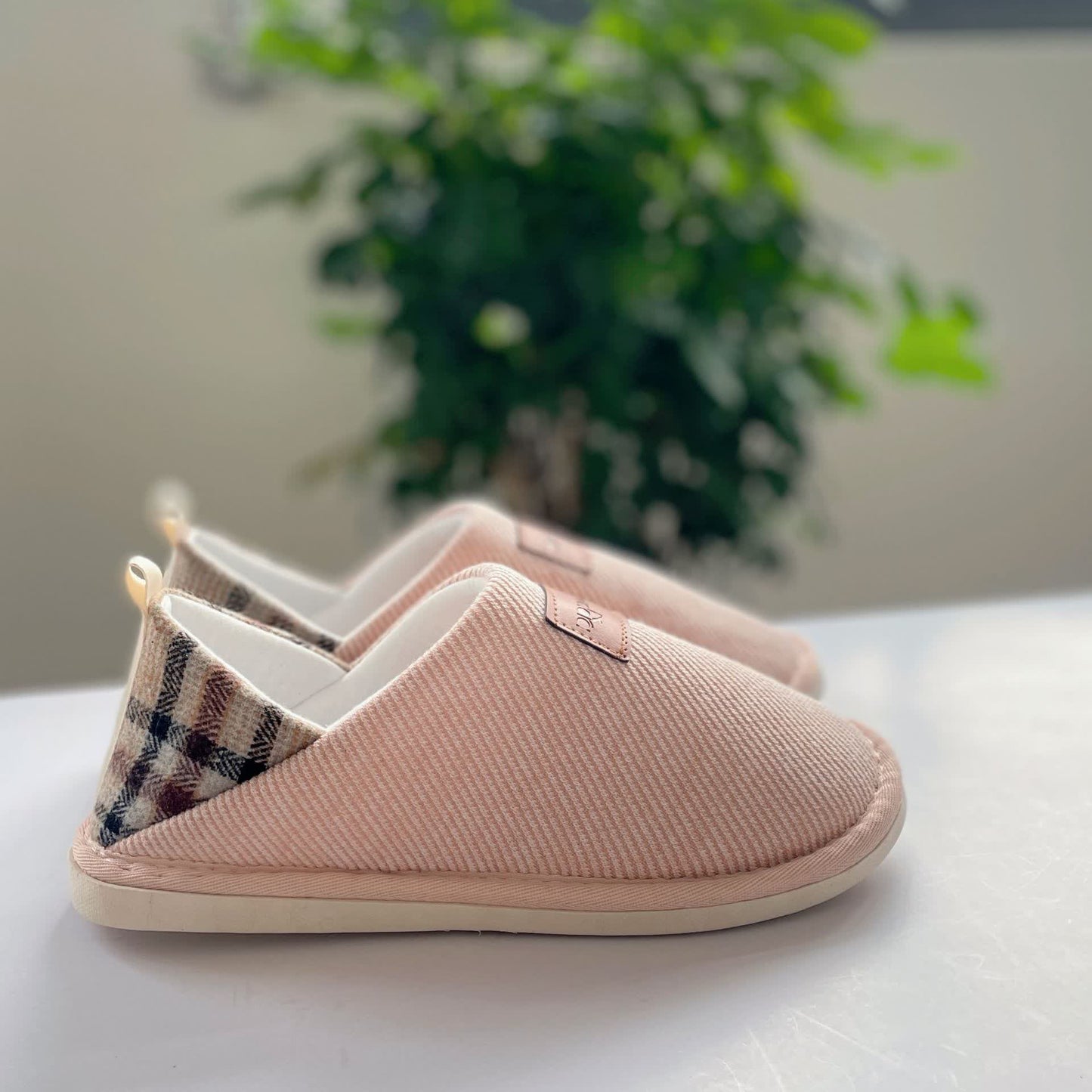 Simple Plaid Stitching Non-slip Slippers