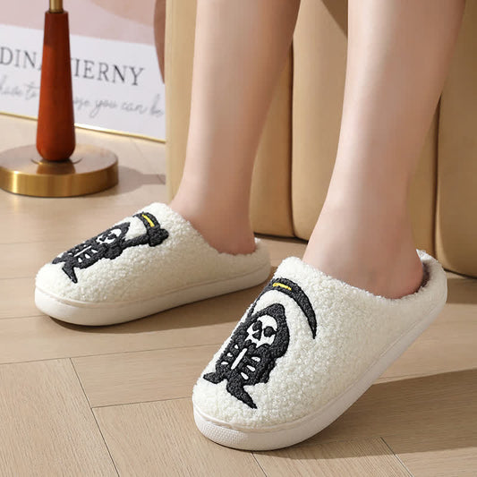 Plus Size Halloween Abstract Skull Print Slippers