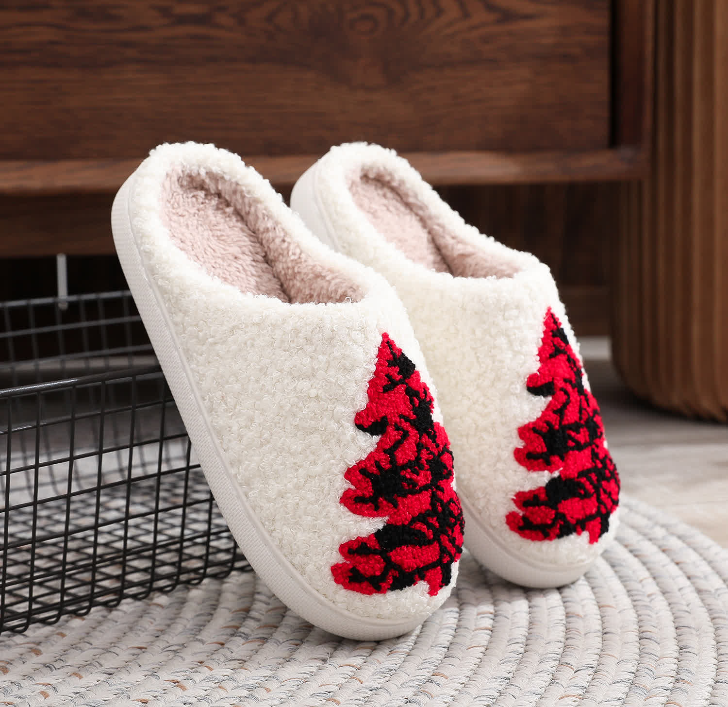 Plus Size Christmas Tree Print Slippers - image 5