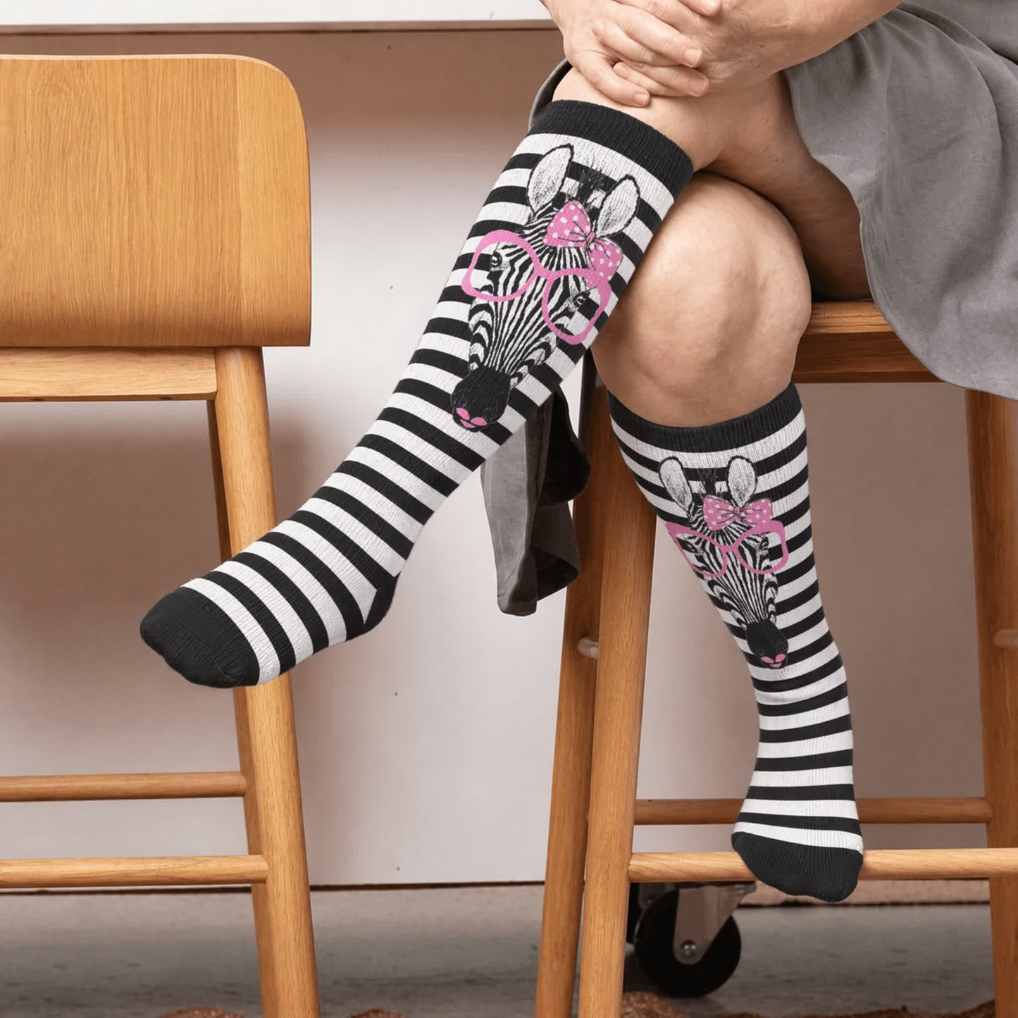 Plusock Plus Size Zebra Bow Stripe Compression Socks - Black(1 Pair) - 4XL - image 1