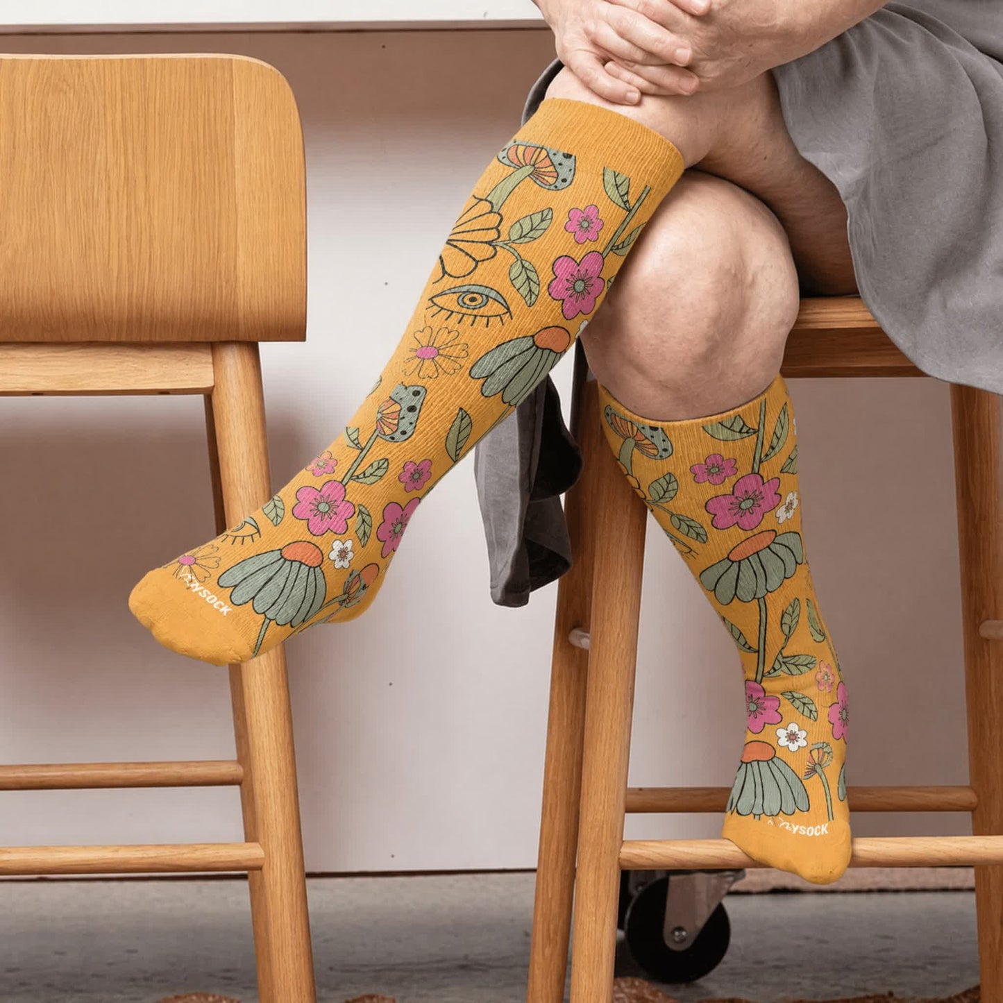Plusock Plus Size Retro Eye Bloom Compression Socks - Yellow(1 Pair) - 4XL - image 2