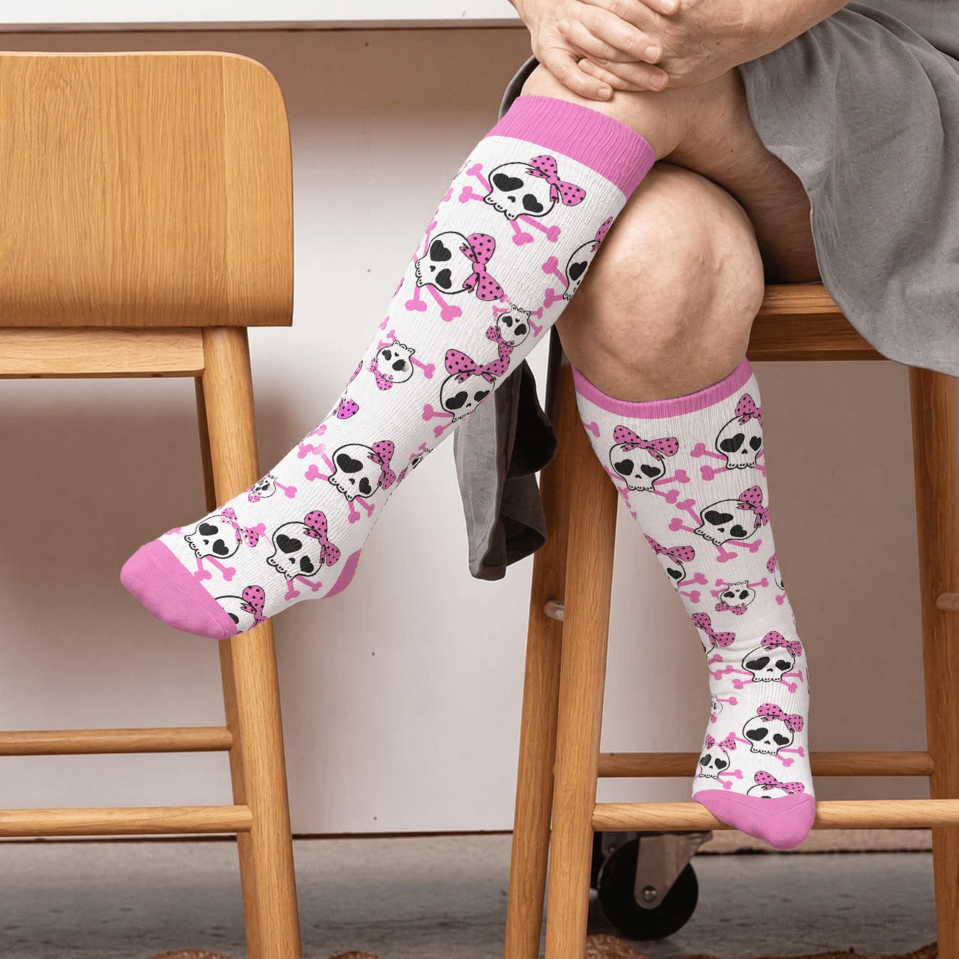 Plusock Plus Size Kawaii Skull Bow Compression Socks - White(1 Pair) - 4XL - image 1