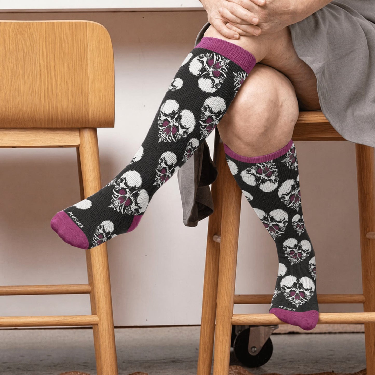 Plusock Plus Size Punk Skull Heart Compression Socks - Black(1 Pair) - 4XL - image 3