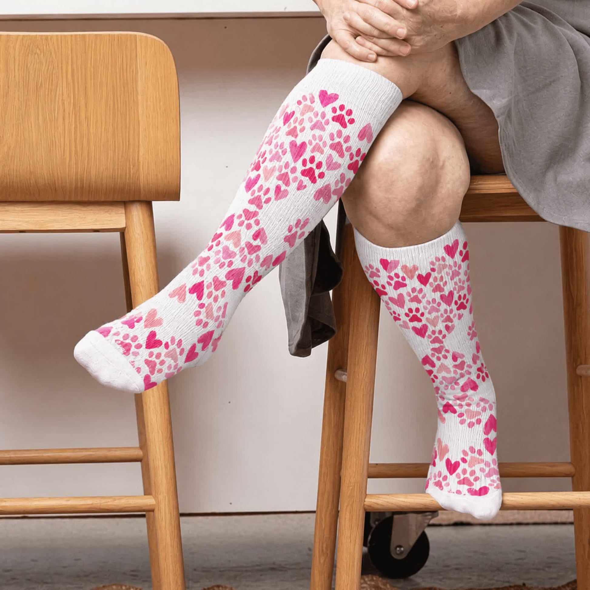 Plusock Plus Size Heart Scratching Cat Compression Socks - White(1 Pair) - 4XL - image 1