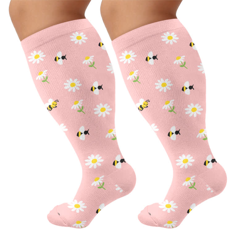 Plusock Plus Size Daisy Bee Flower Print Compression Socks - Pink(1 Pair) - 4XL - image 8